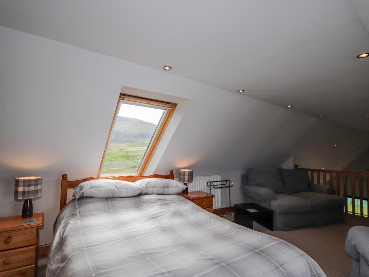 Ridge End Cottage Kilmaluag Экстерьер фото